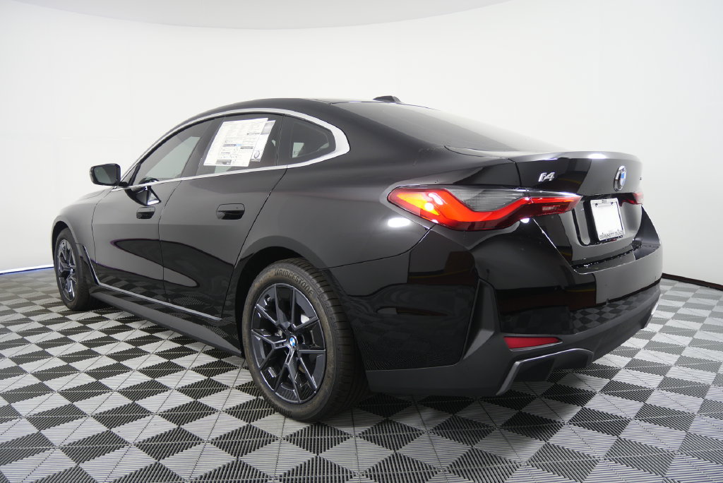 Used 2026 BMW i4 eDrive40 w/ Premium Package RWD image 6