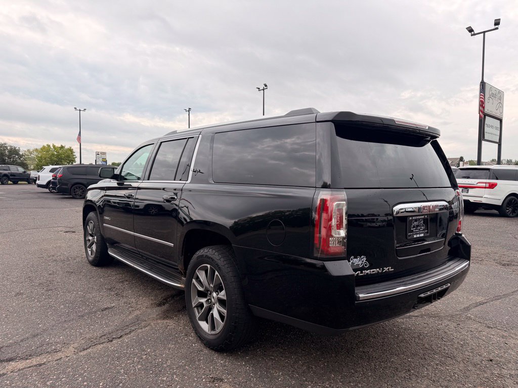 Used 2017 GMC Yukon XL Denali w/ Open Road Package AWD/4WD image 7