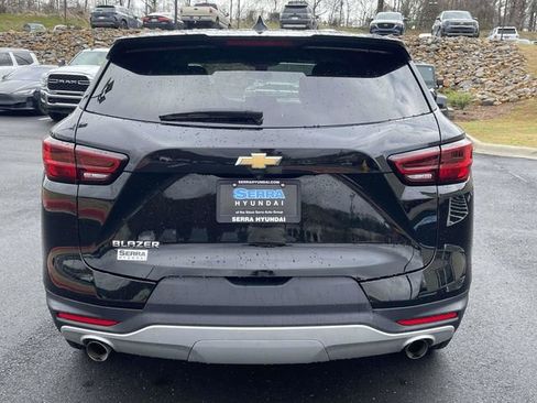 Used 2025 Chevrolet Blazer LT image 3
