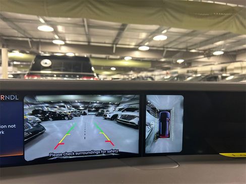 Used 2025 Lincoln Nautilus Reserve image 18