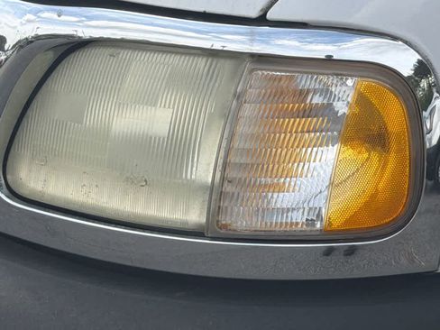 Used 2001 Ford F150 Lariat image 10