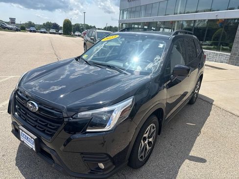 Used 2023 Subaru Forester Premium AWD/4WD image 5