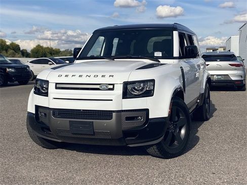 Used 2021 Land Rover Defender 110 X-Dynamic HSE image 3