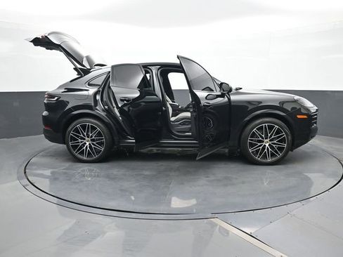 Certified 2024 Porsche Cayenne Coupe AWD/4WD image 34