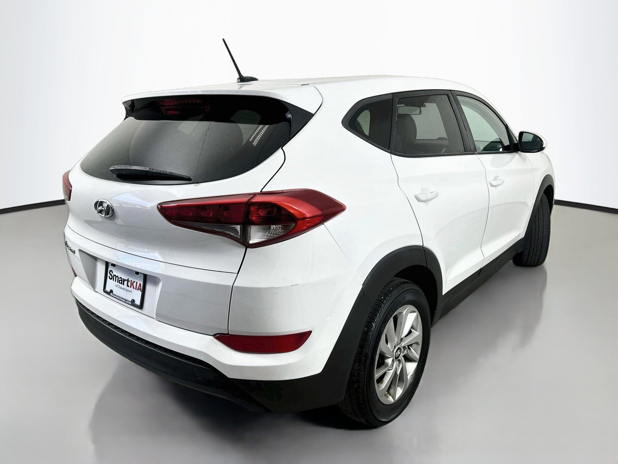 Used 2017 Hyundai Tucson SE w/ Cargo Package FWD image 7