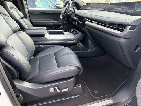 New 2026 Lincoln Navigator L Reserve w/ Jet Appearance Package AWD/4WD image 16