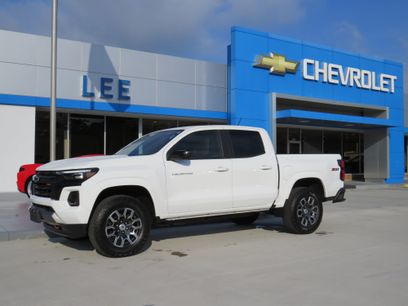 Used 2024 Chevrolet Colorado Z71 w/ Z71 Convenience Package 2