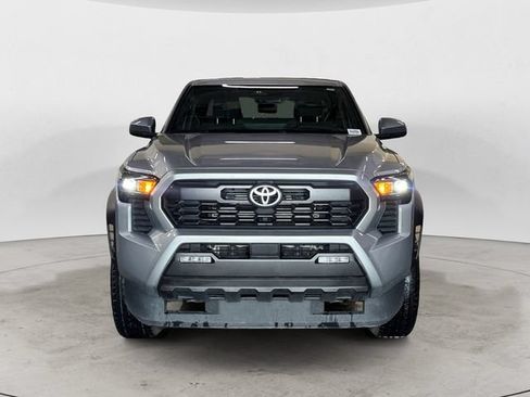 Used 2025 Toyota Tacoma TRD Off-Road AWD/4WD image 2