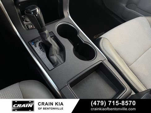 Used 2016 Toyota Camry SE image 16