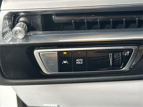 Used 2024 Cadillac Lyriq Luxury image 24