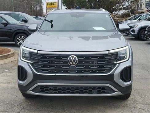 Certified 2025 Volkswagen Atlas Cross Sport SE image 2