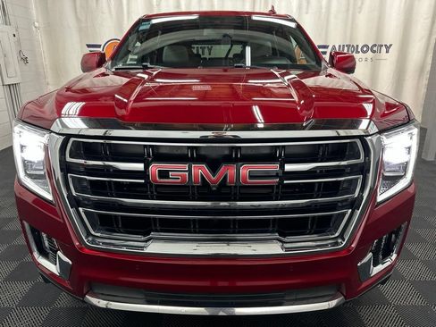 Used 2022 GMC Yukon SLT w/ SLT Premium Package AWD/4WD image 3