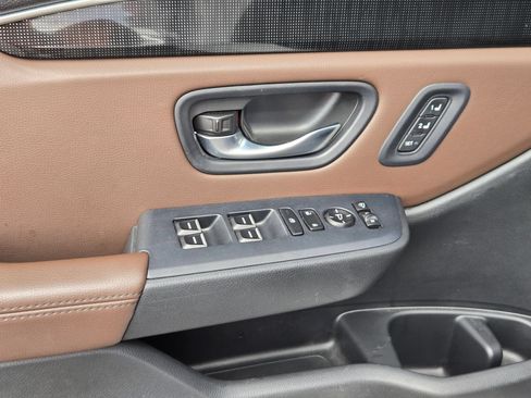 Used 2025 Honda Pilot Elite image 11