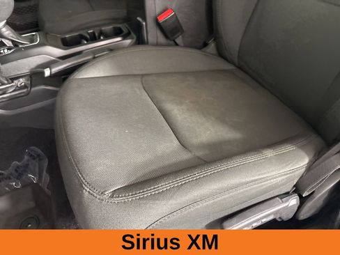 Used 2022 Jeep Gladiator Sport image 10