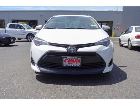 Used 2018 Toyota Corolla LE FWD image 9