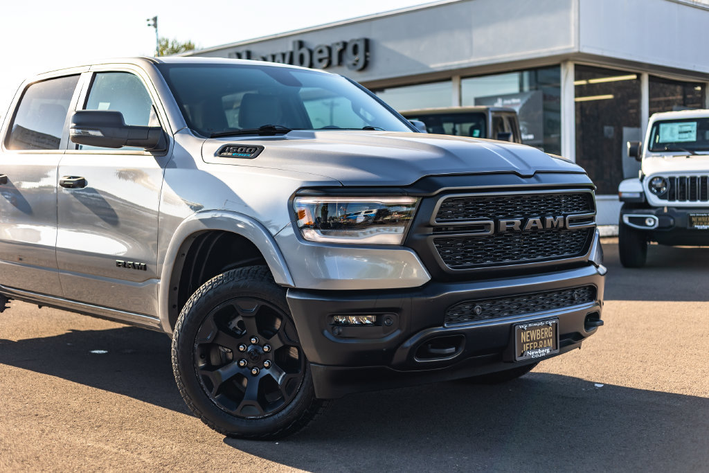 Used 2024 RAM 1500 Big Horn AWD/4WD image 3
