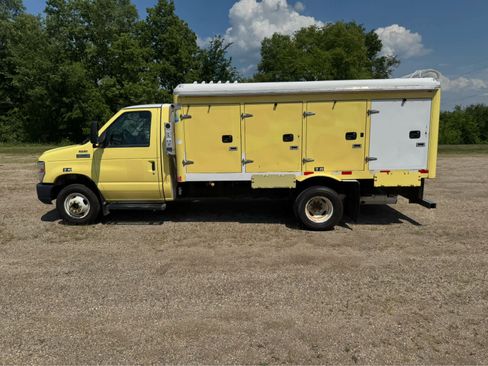 Used 2018 Ford E-450 and Econoline 450 Super Duty w/ Power Windows & Locks Group image 6