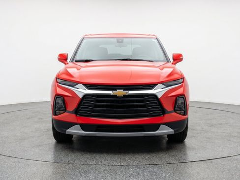 Used 2025 Chevrolet Blazer LT FWD image 2