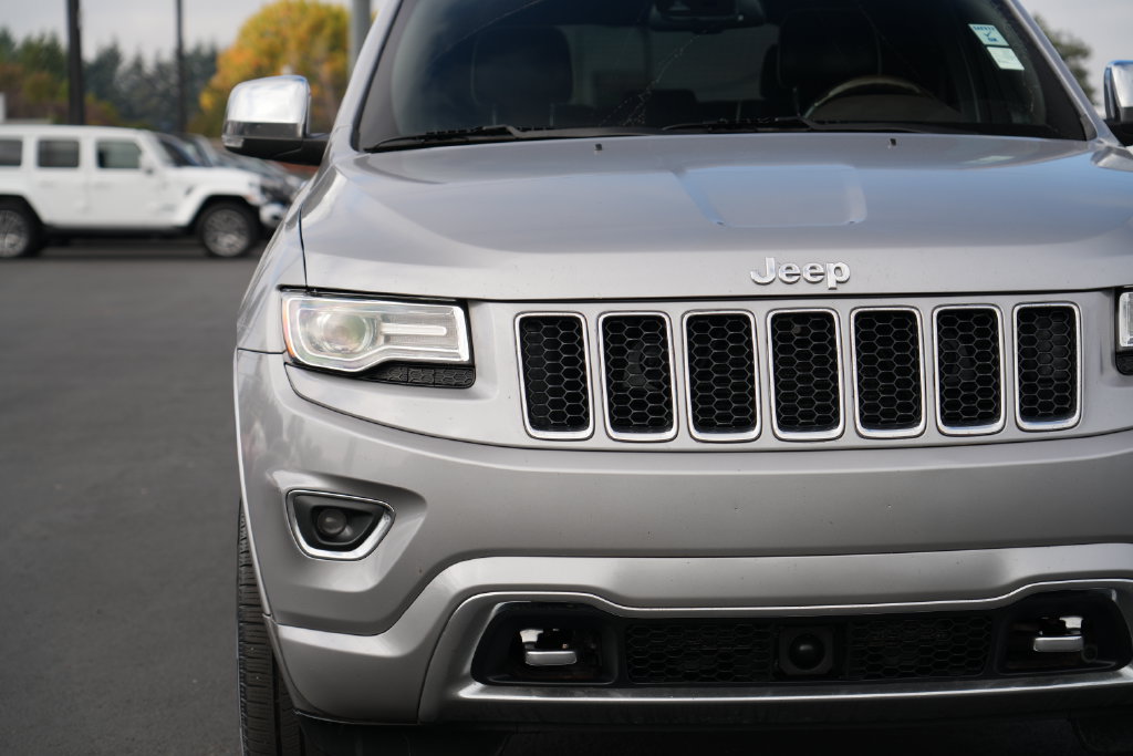 Used 2015 Jeep Grand Cherokee Overland w/ Advanced Technology Group AWD/4WD image 5