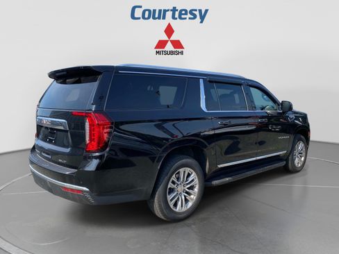 Used 2022 GMC Yukon XL SLT w/ SLT Premium Package AWD/4WD image 7