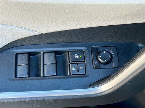 Used 2021 Toyota RAV4 XLE image 14