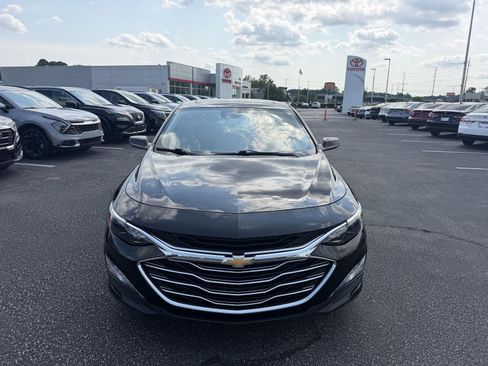 Used 2024 Chevrolet Malibu LT FWD image 2