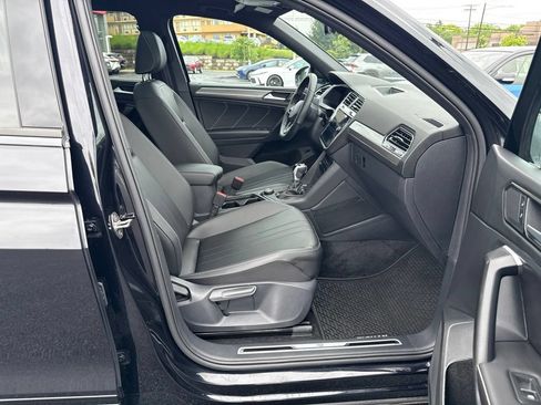 Used 2024 Volkswagen Tiguan SE R-Line AWD/4WD image 8