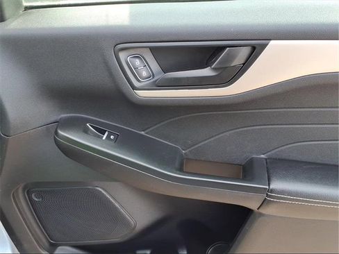 Used 2022 Ford Escape SE w/ Convenience Package image 15