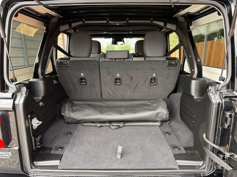 Used 2025 Jeep Wrangler Unlimited Sahara w/ Safety Group image 37