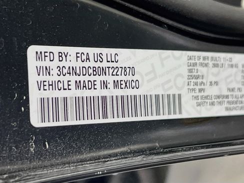 Used 2022 Jeep Compass Limited w/ Sun and Sound Group AWD/4WD image 30