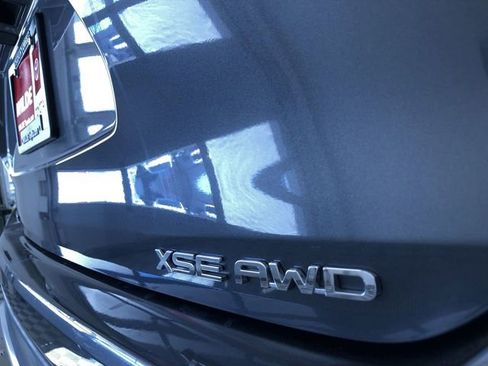 Used 2025 Toyota Highlander XSE image 16