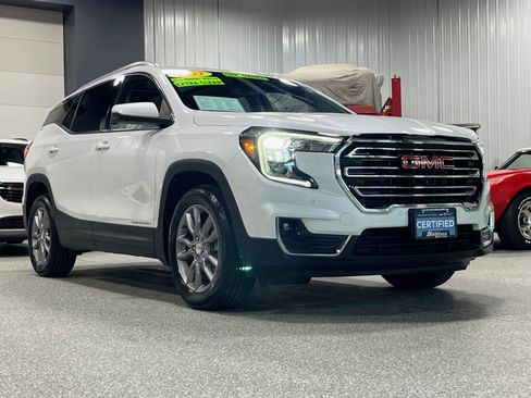 Certified 2022 GMC Terrain SLT w/ Infotainment Package II image 6