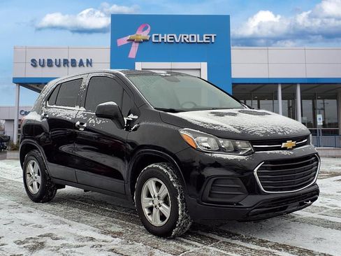 Used 2021 Chevrolet Trax LS w/ Tint and Cruise Package image 3