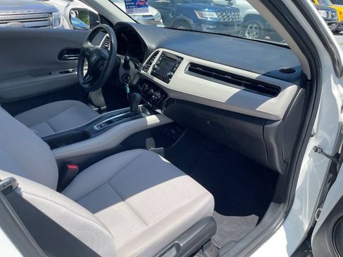 Used 2018 Honda HR-V LX image 23