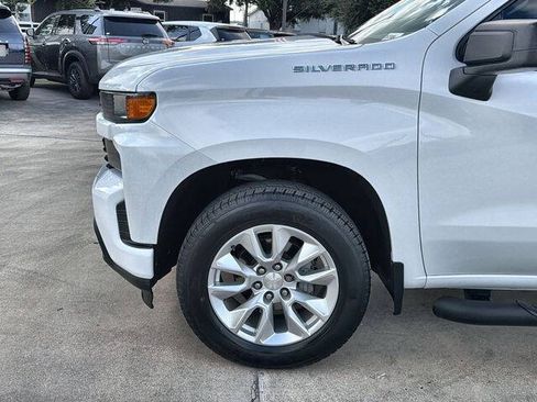 Used 2020 Chevrolet Silverado 1500 Custom w/ Custom Value Package RWD image 32