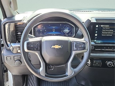 Used 2022 Chevrolet Silverado 1500 LT AWD/4WD image 15