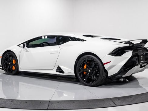 Used 2023 Lamborghini Huracan Tecnica image 5
