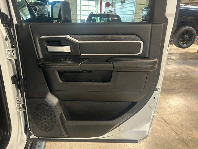 Used 2024 RAM 2500 Big Horn w/ Night Edition AWD/4WD image 13