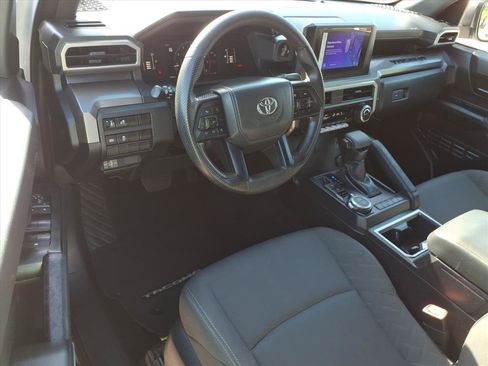 Used 2024 Toyota Tacoma SR5 AWD/4WD image 18