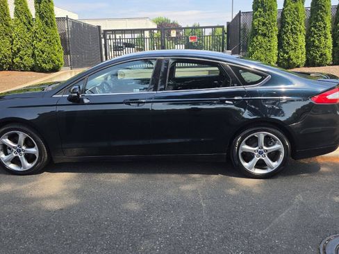 Used 2014 Ford Fusion SE w/ Equipment Group 201A FWD image 9