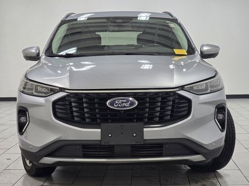 Used 2023 Ford Escape Platinum image 10