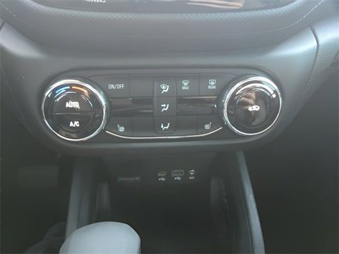 Used 2023 Chevrolet TrailBlazer LT w/ Convenience Package image 18