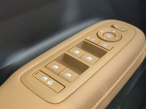 Used 2025 Hyundai Santa Fe Limited image 32