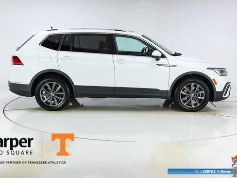 Used 2022 Volkswagen Tiguan SE w/ Panoramic Sunroof Package AWD/4WD image 10
