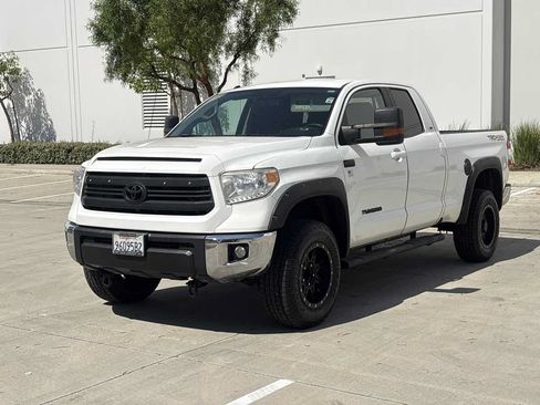 Used 2016 Toyota Tundra SR5 w/ Tow Package RWD image 7