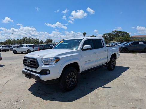 Used 2023 Toyota Tacoma SR5 w/ Technology Package AWD/4WD image 4