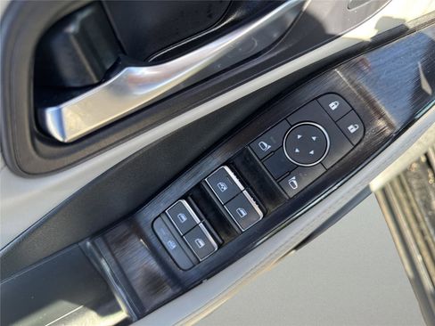 Used 2023 Nissan Rogue SL w/ SL Premium Package FWD image 18