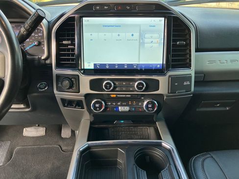 Certified 2022 Ford F250 Lariat w/ Lariat Ultimate Package image 31