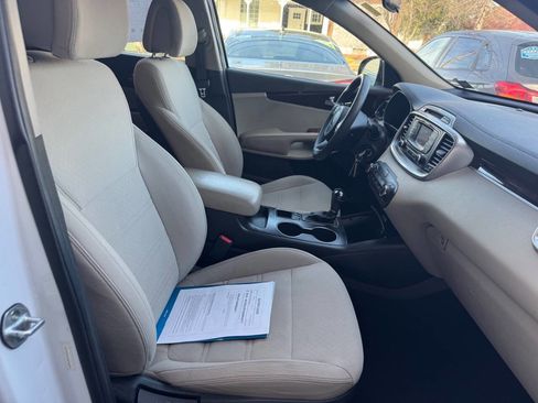 Used 2016 Kia Sorento FWD image 27