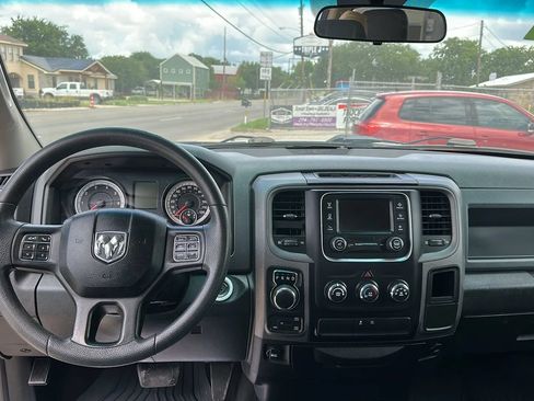 Used 2018 RAM 1500 Express w/ Express Value Package AWD/4WD image 14